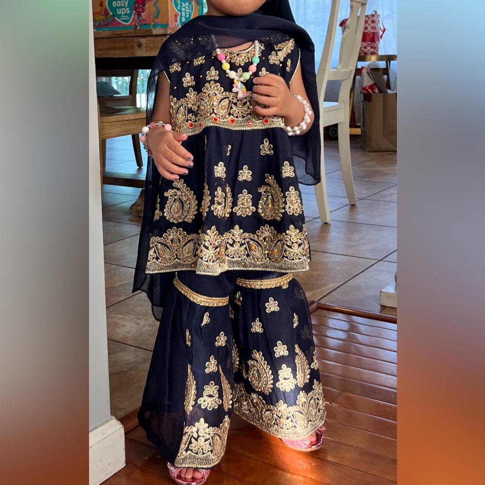 Toddlers Pakistani Outfit kameez shalwar size 20 2-3 year old